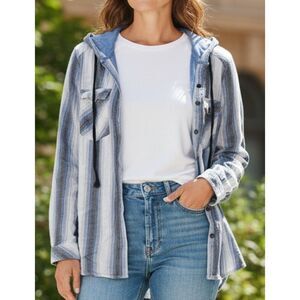 Boston Traders Blue Chambray Hooded Womens Size XS Striped Shacket Button Up